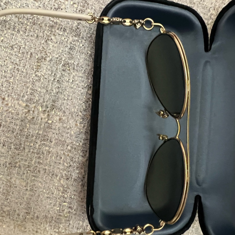 AUTHENTIC GUCCI Aviator Sunglasses with Gold Frame - Picture 7 of 10